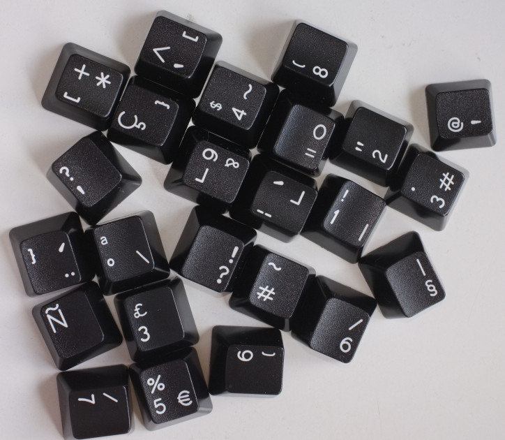 NOIR_NUMROW.jpg
