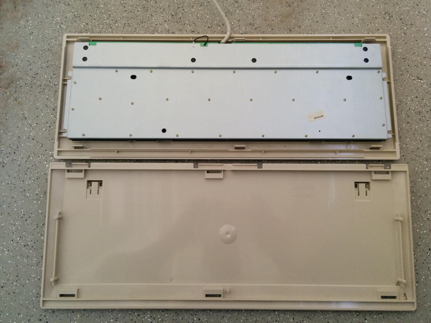 screwless snap-in case