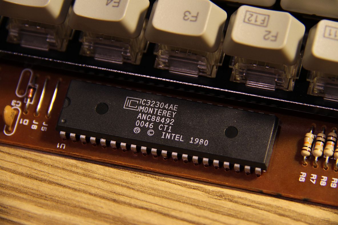 002 SIIG MiniTouch controller IC.jpg