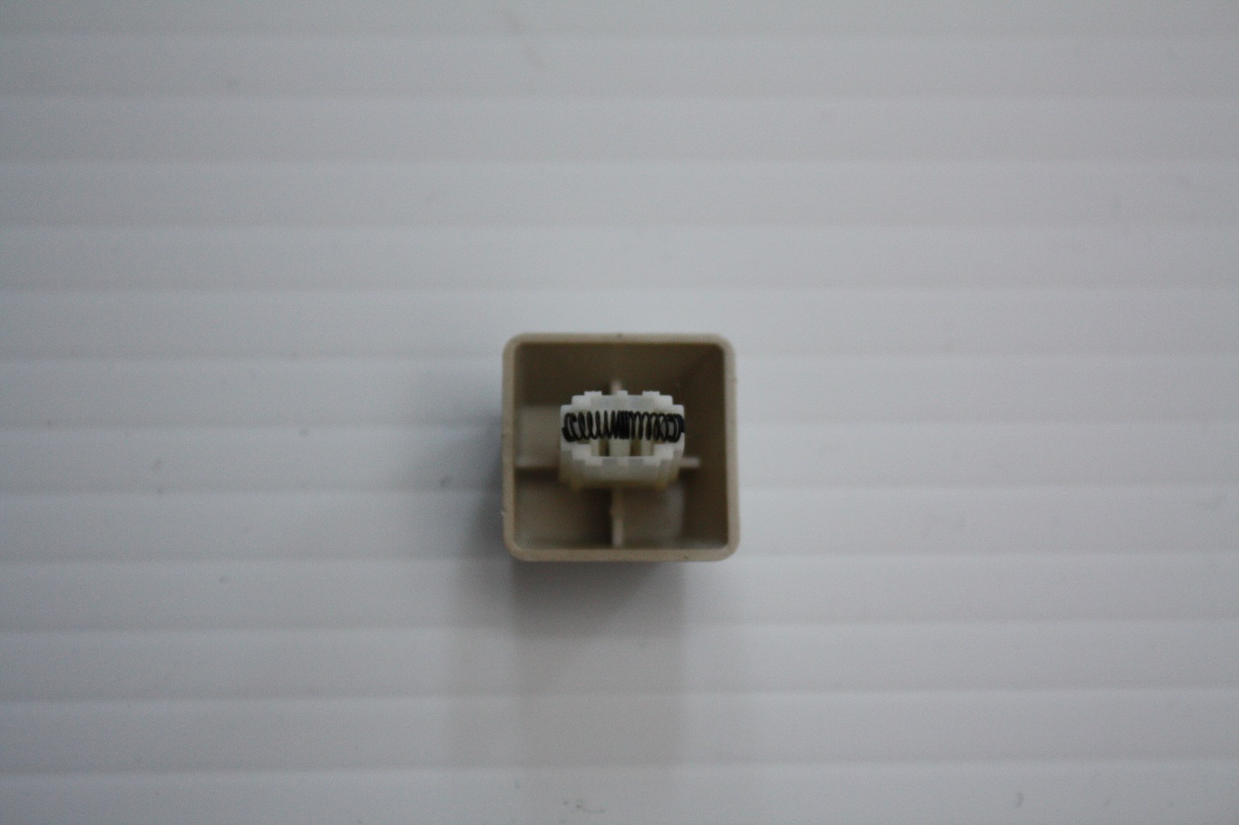 Amiga 1000 Mitsumi switch - bottom of key stem
