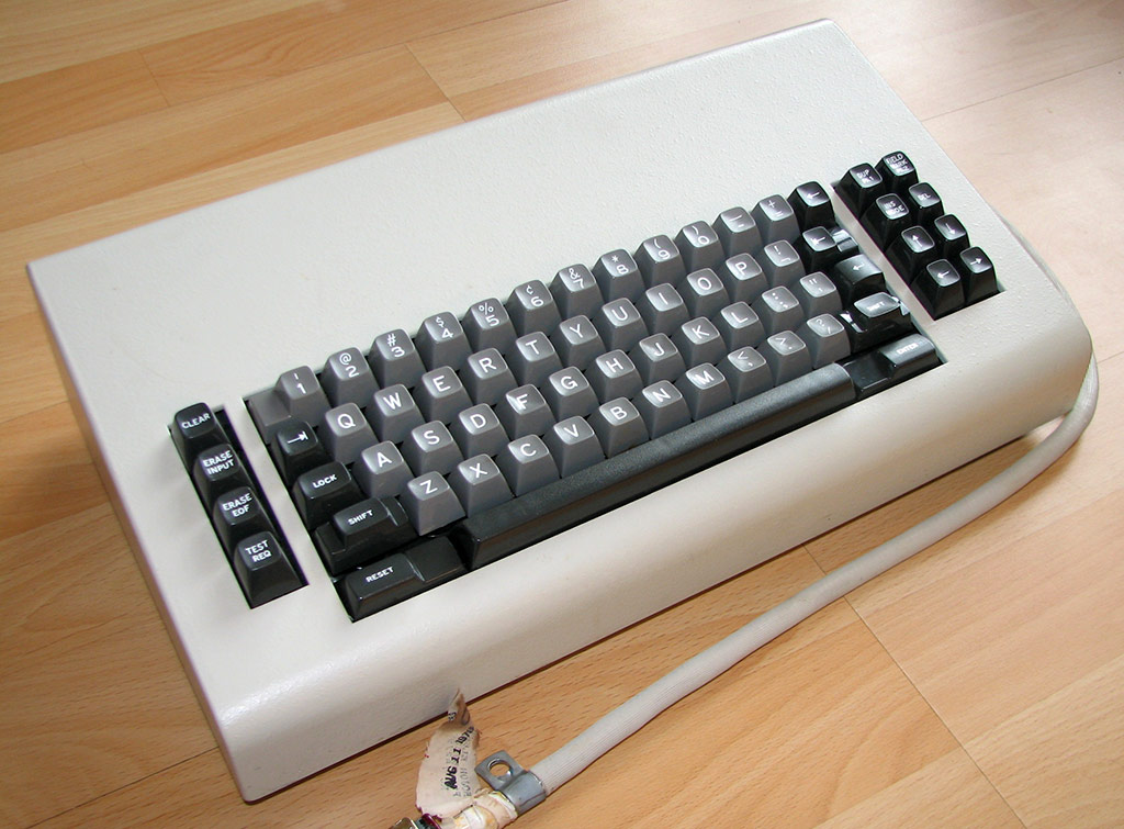IBM_3277_Beam_Spring-_keyboard_profile.jpg