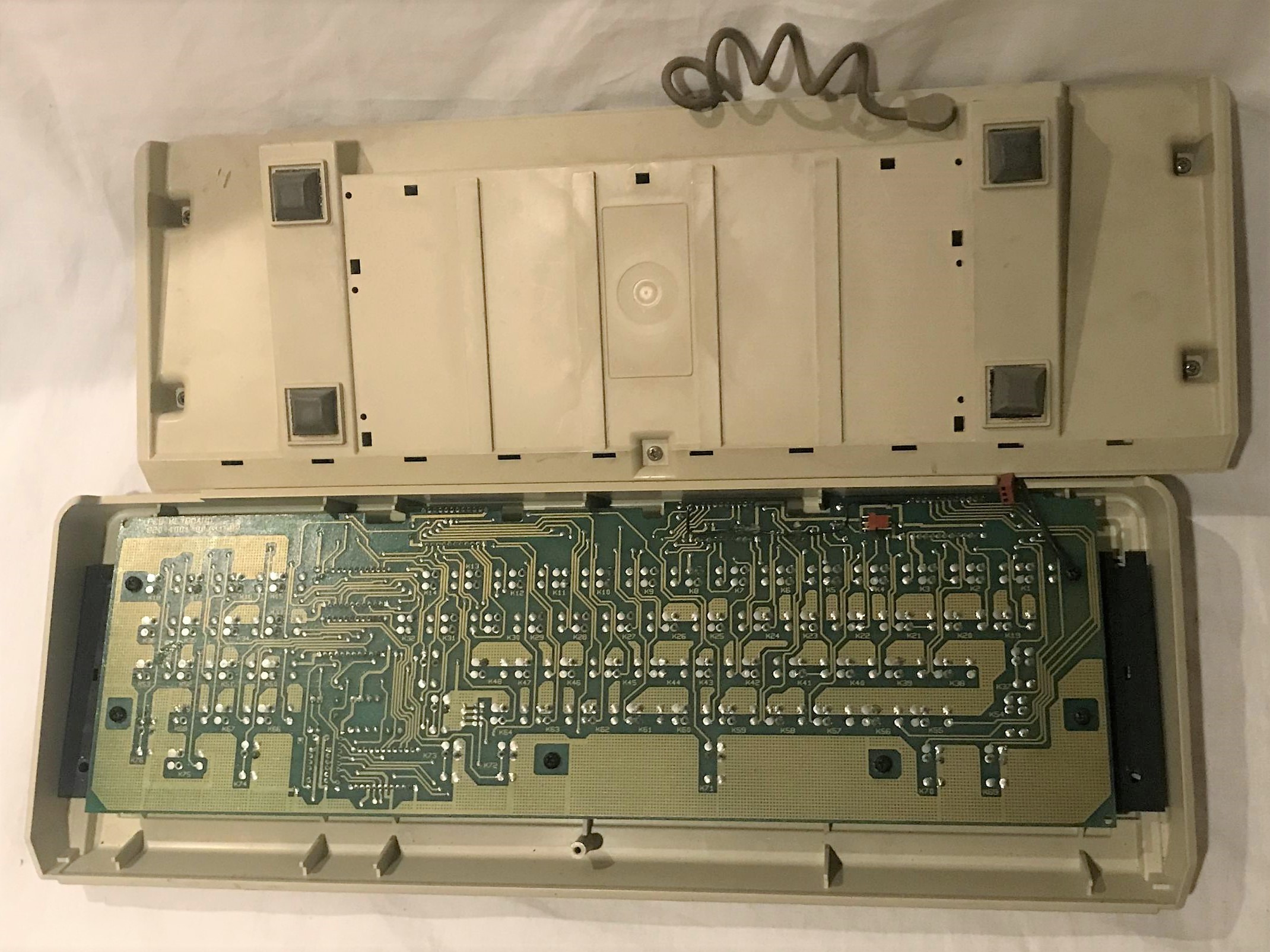 Prototype Apple Lisa keyboard back