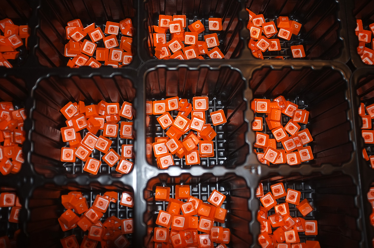 ROUND3_GAMER_ORANGE_001.jpg